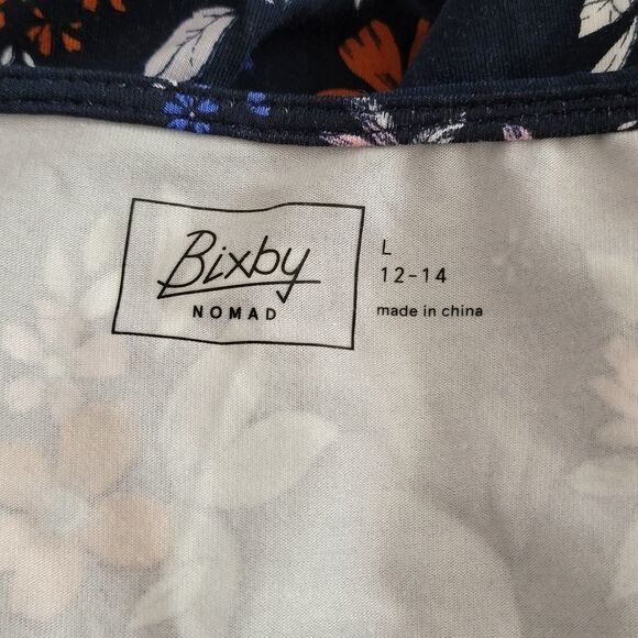 NWOT Bixby Nomad floral faux button down top - Picture 4 of 5